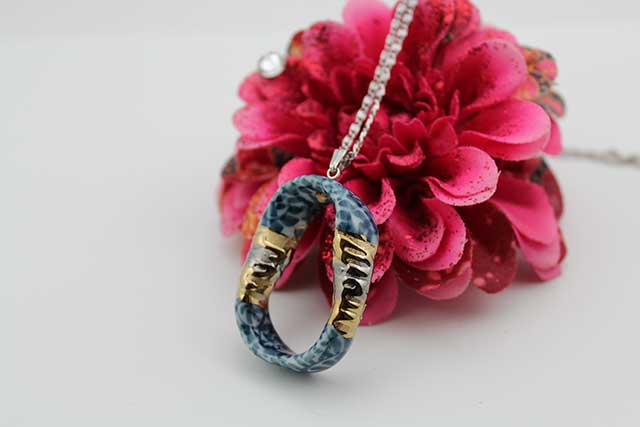 有田焼ひねりペンダント 小 流星たこ唐草紋様