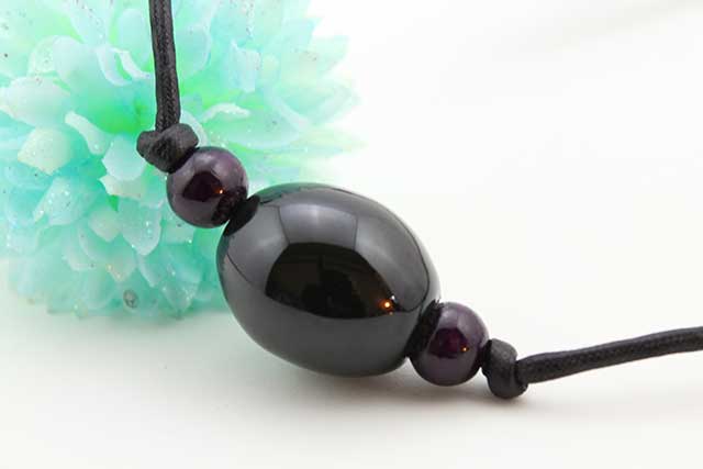 有田焼磁器玉皮紐ペンダント(フリー) 楕円  黒