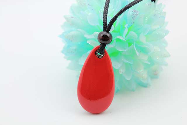 有田焼両面皮紐ペンダント(フリー) 小  赤