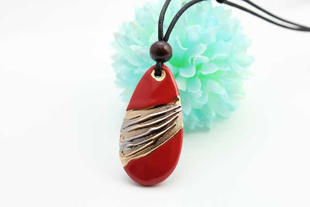 有田焼両面皮紐ペンダント(フリー) 大  流星レッド