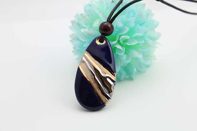 有田焼両面皮紐ペンダント(フリー) 大  流星ブルー