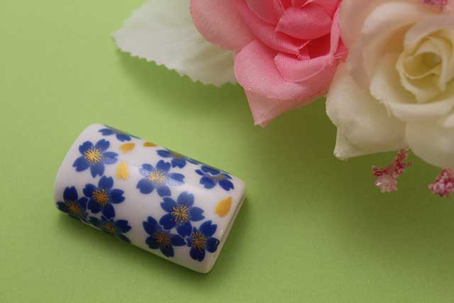 有田焼帯留 ブルー桜　筒型