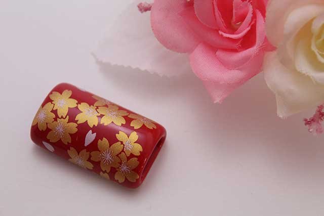 有田焼帯留 赤金桜　筒型