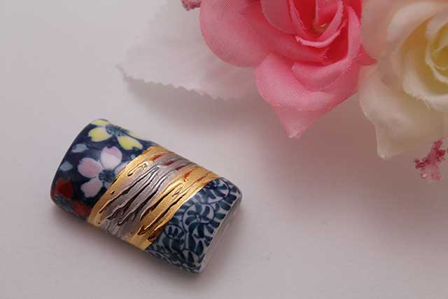 有田焼帯留 流星桜たこ唐草　筒型