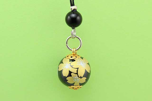 有田焼と天然石のコラボストラップ 黒金桜