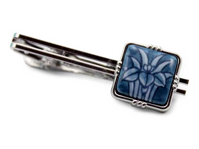 有田焼タイピン 染付アヤメ 角型