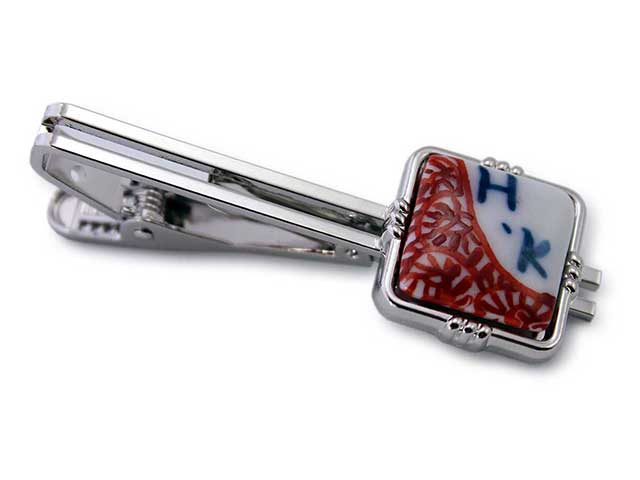 有田焼タイピン 名前入 赤たこ唐草 角型