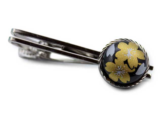 有田焼タイピン 黒金桜紋様 丸型