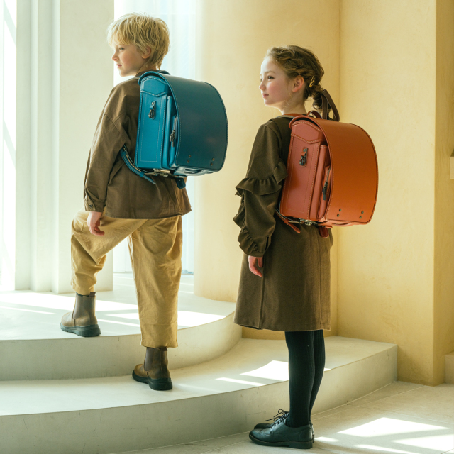 【☆毎日の通学が楽しくなるランドセル☆】　2026ニノニナランドセル『ニュアンスカラーレザー』　☆身幅調整が出来るランドセル☆　