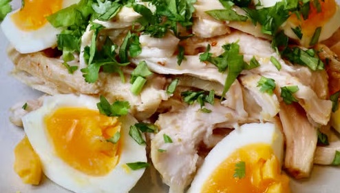 ゆで卵と鶏ささみのサラダ