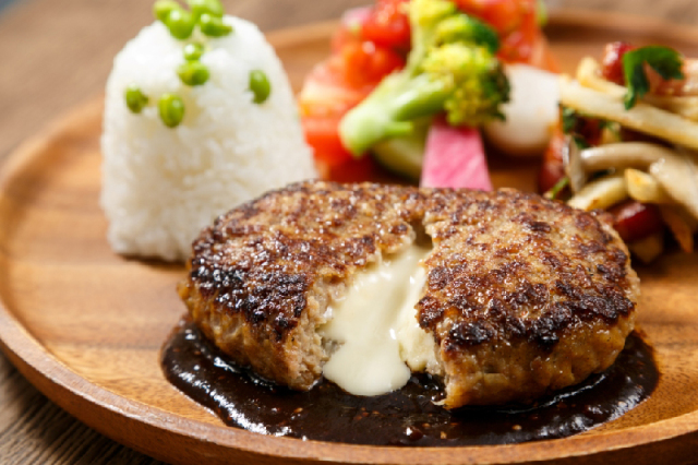 冷凍】鉄板焼チーズインハンバーグ(130g) 日東ベスト オンラインストア