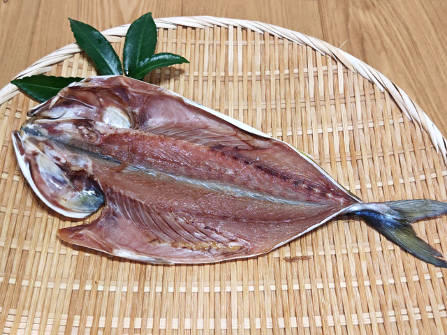 フクラギ開き　いしるだし干し