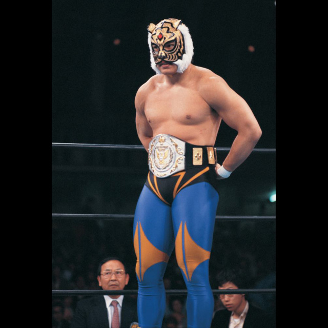 タイガーマスクさま専用 ノイインテレッセ】小銭入れ□シャッテン―(TFT伝説)―THE FIRST TIGER