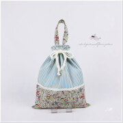 New 入園入学グッズ 巾着袋【Ｍ】 持ち手付き 30×25 体操服入れ お着替え袋 女の子用 リバティ風 小花 ブルー