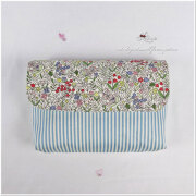 New 保育園 幼稚園 入園グッズ【 横入れタイプ 封筒型 お弁当袋】女の子用 リバティ風 小花 ブルー