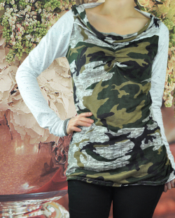 たゆっと襟♪迷彩柄シースルー☆シャーリングデザインのロングスリーブトップ