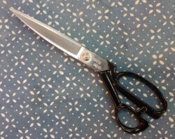 裁ちばさみ白九2
