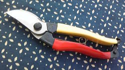 剪定鋏８吋カラー１