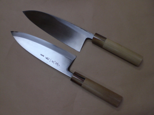 鋼部分7寸の出刃包丁