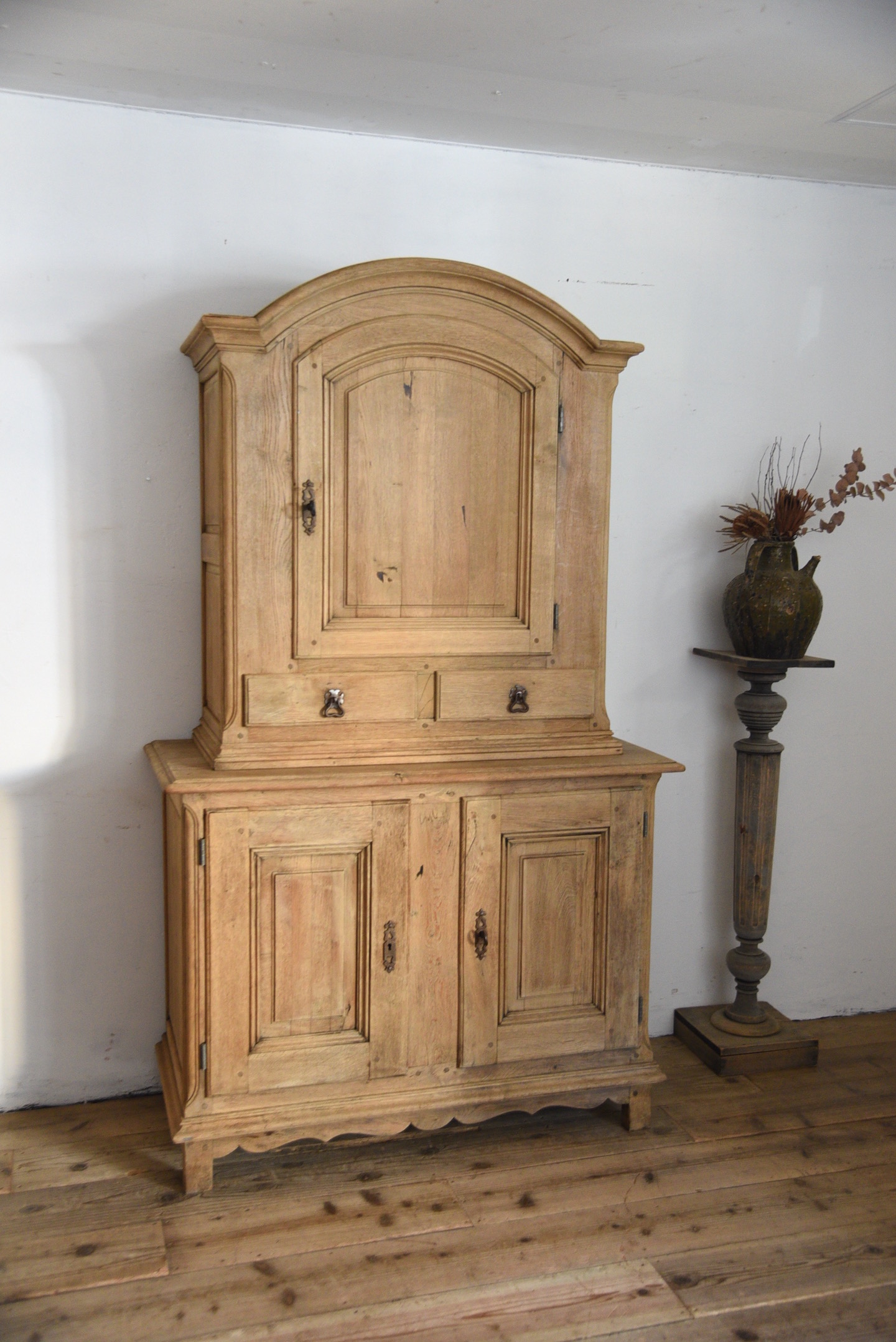 アンティーク　キャビネット　剥離　ショーケース　フレンチ