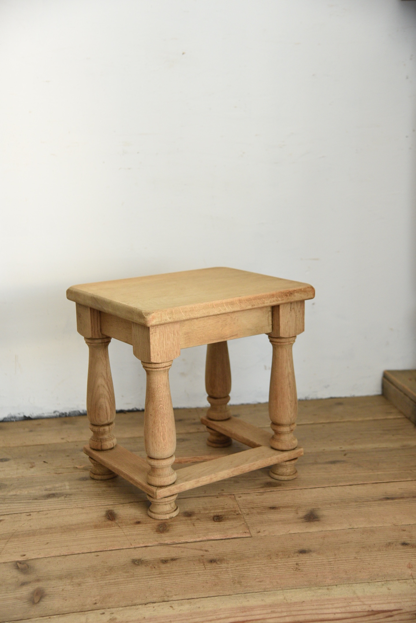 アンティーク　サイドテーブル　剥離　ネストテーブル　中