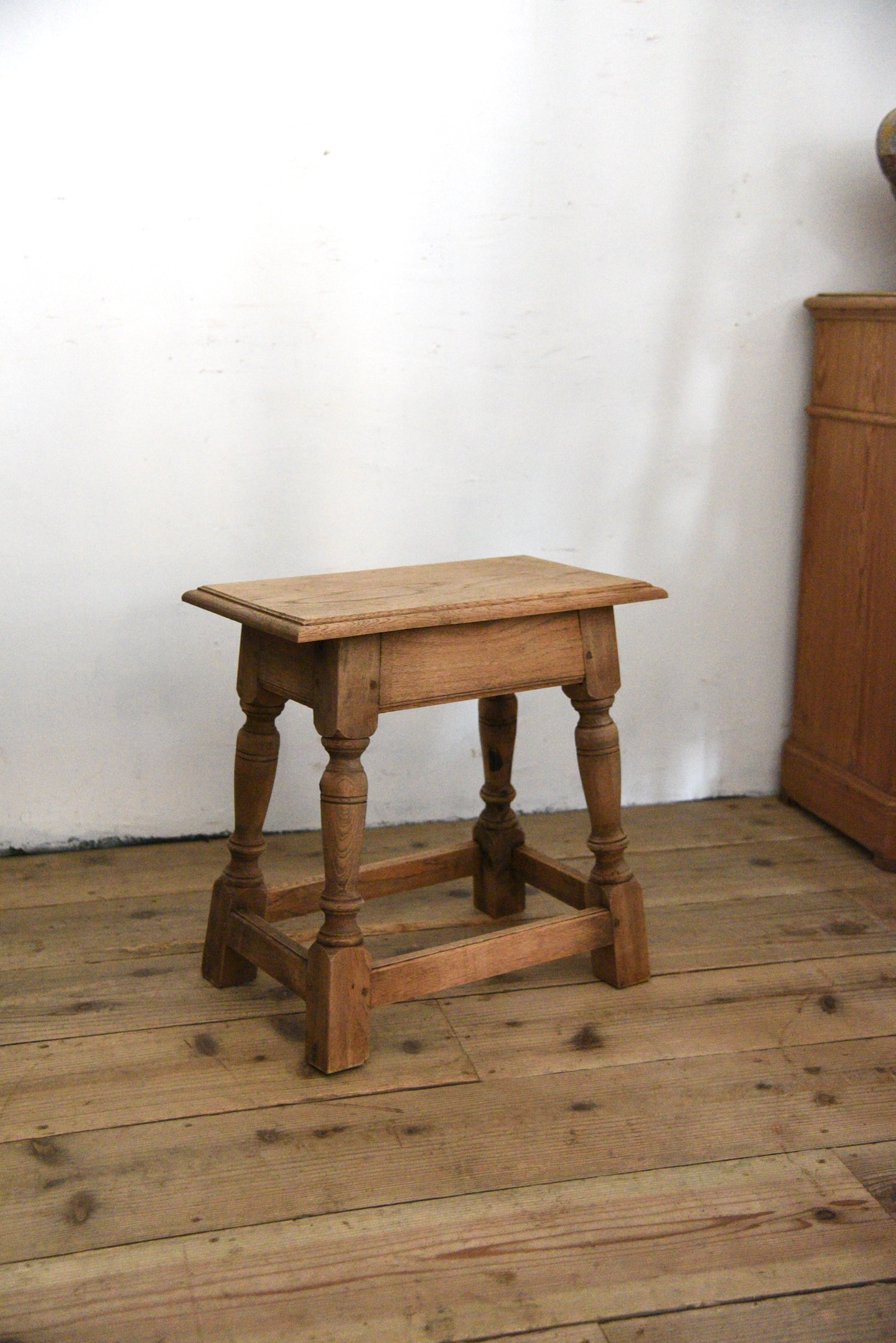 アンティーク　サイドテーブル　フレンチ　花台　スツール　剥離　ヴィンテージ