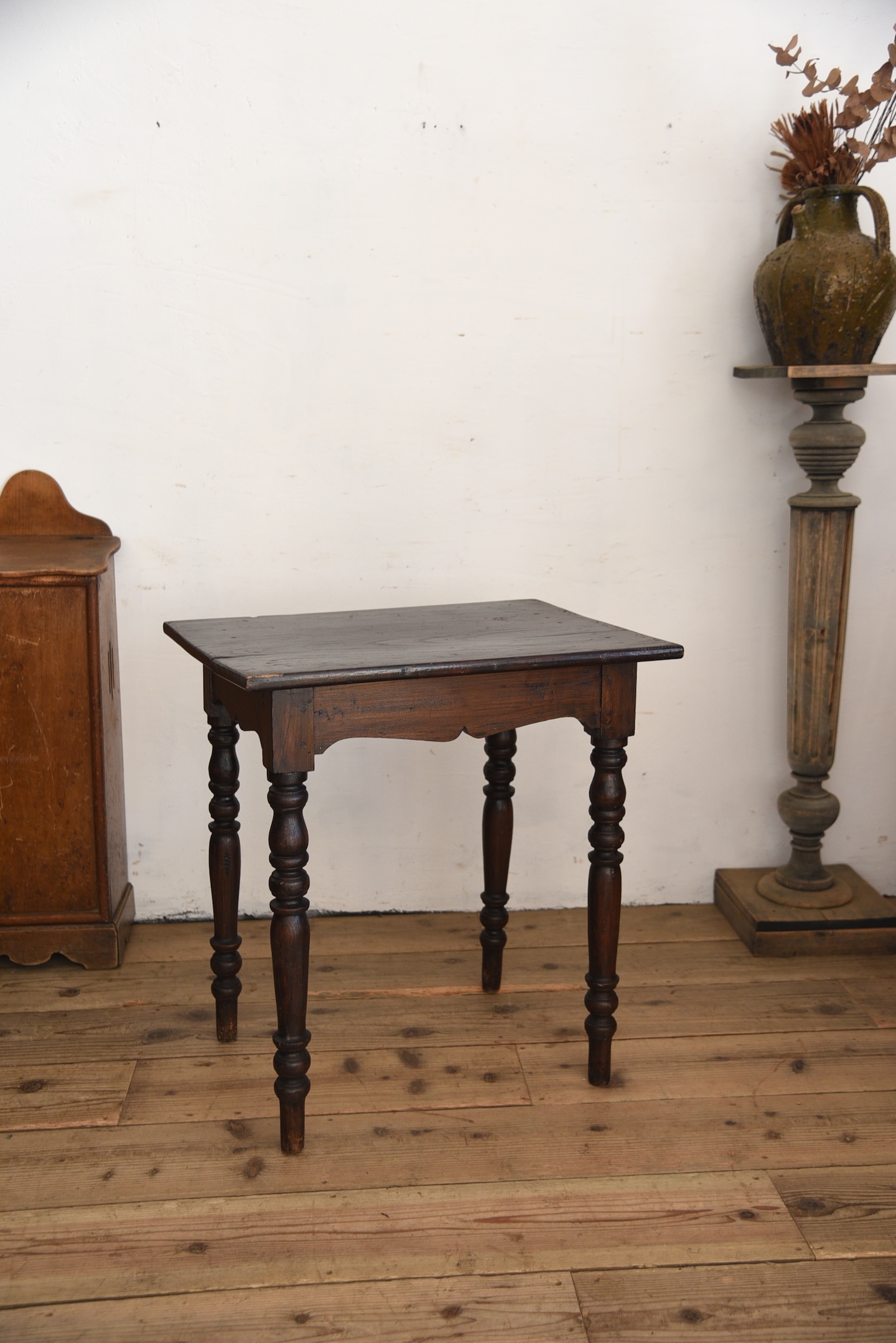 アンティーク　ヴィンテージ　デスク　テーブル　フレンチ　ペイント　ろくろ脚