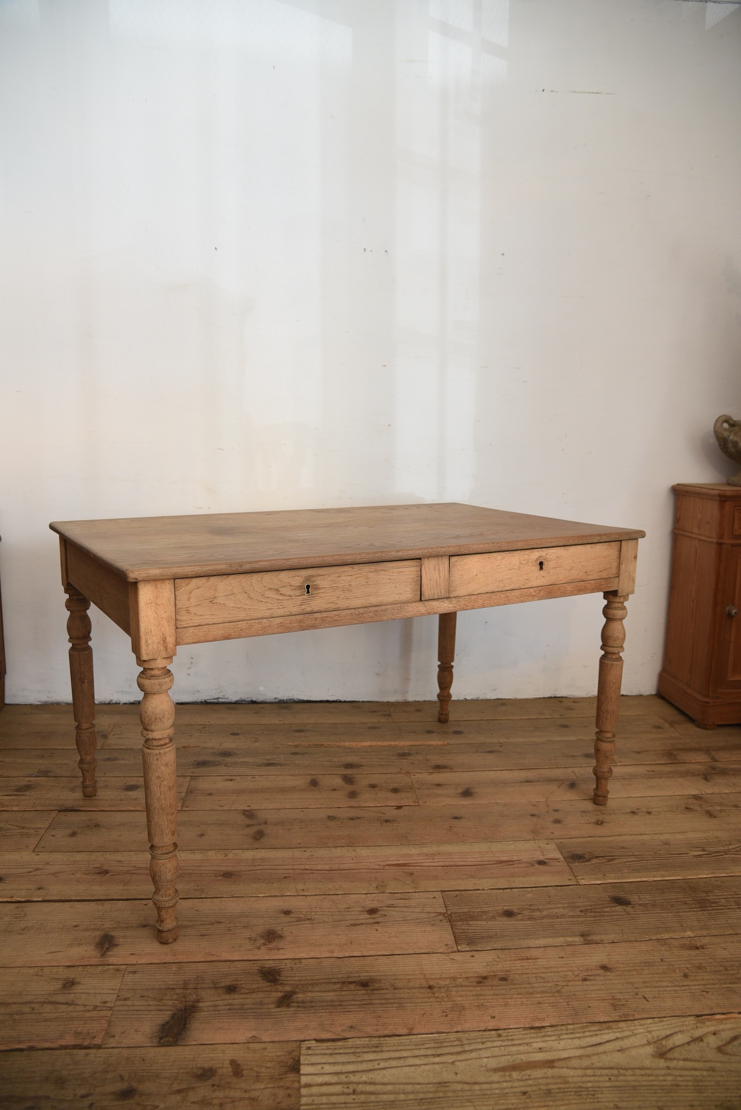 アンティーク　ドロワーテーブル　ダイニングテーブル　剥離　フレンチ　ろくろ脚