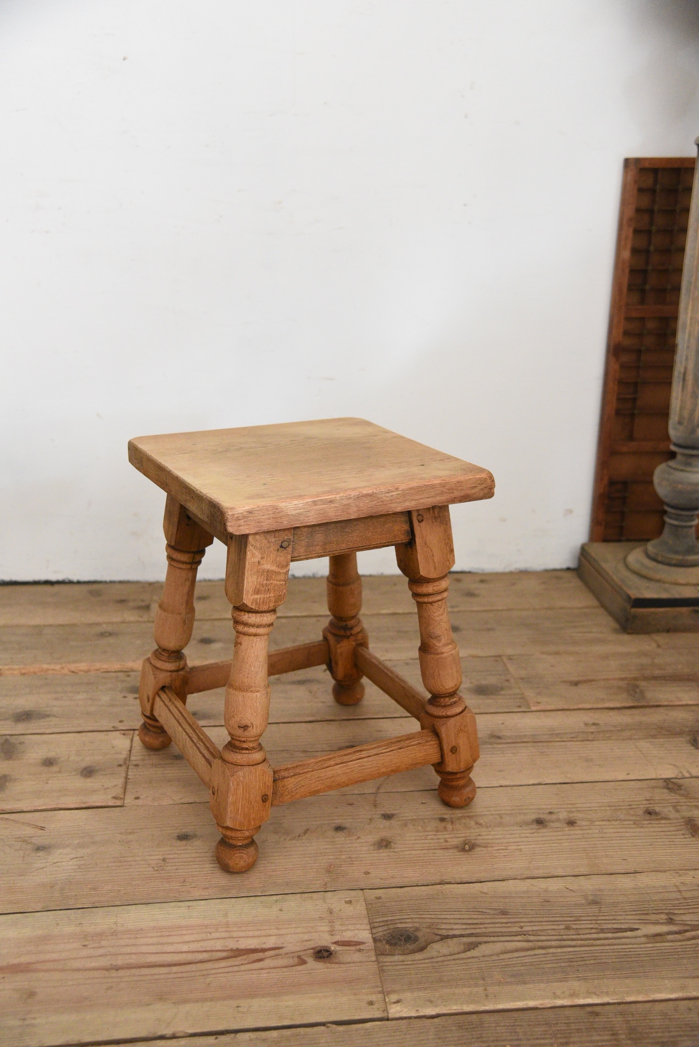 アンティーク　ヴィンテージ　スツール　サイドテーブル　剥離　花台