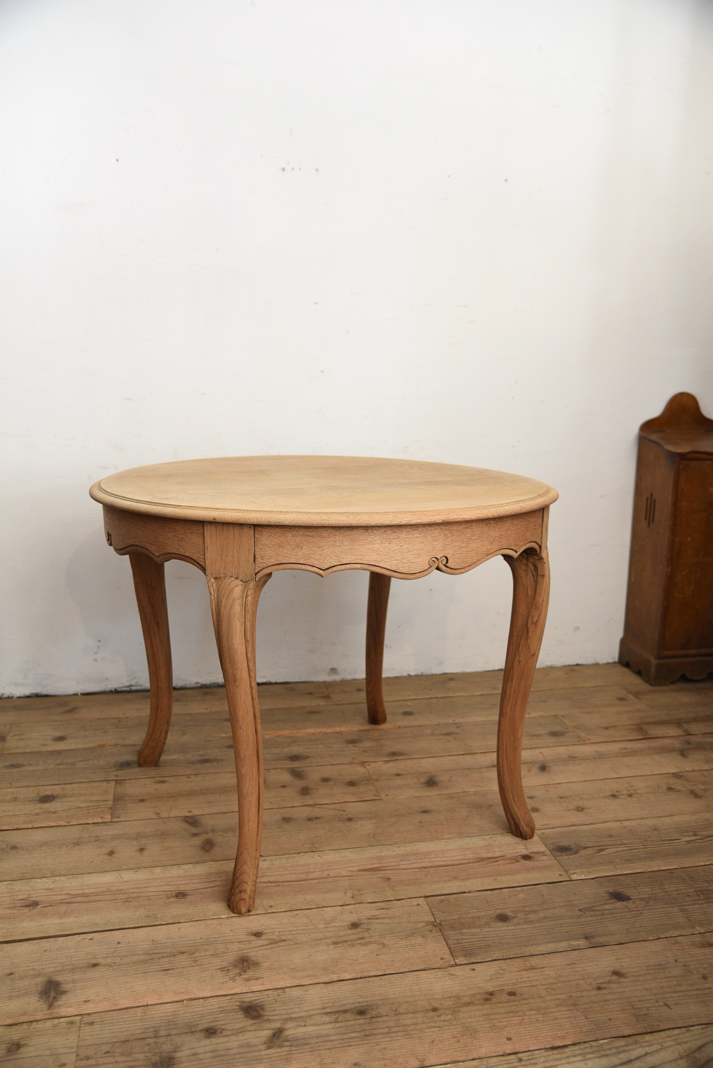 アンティーク　猫脚　ラウンドテーブル　ダイニングテーブル　剥離　フレンチ