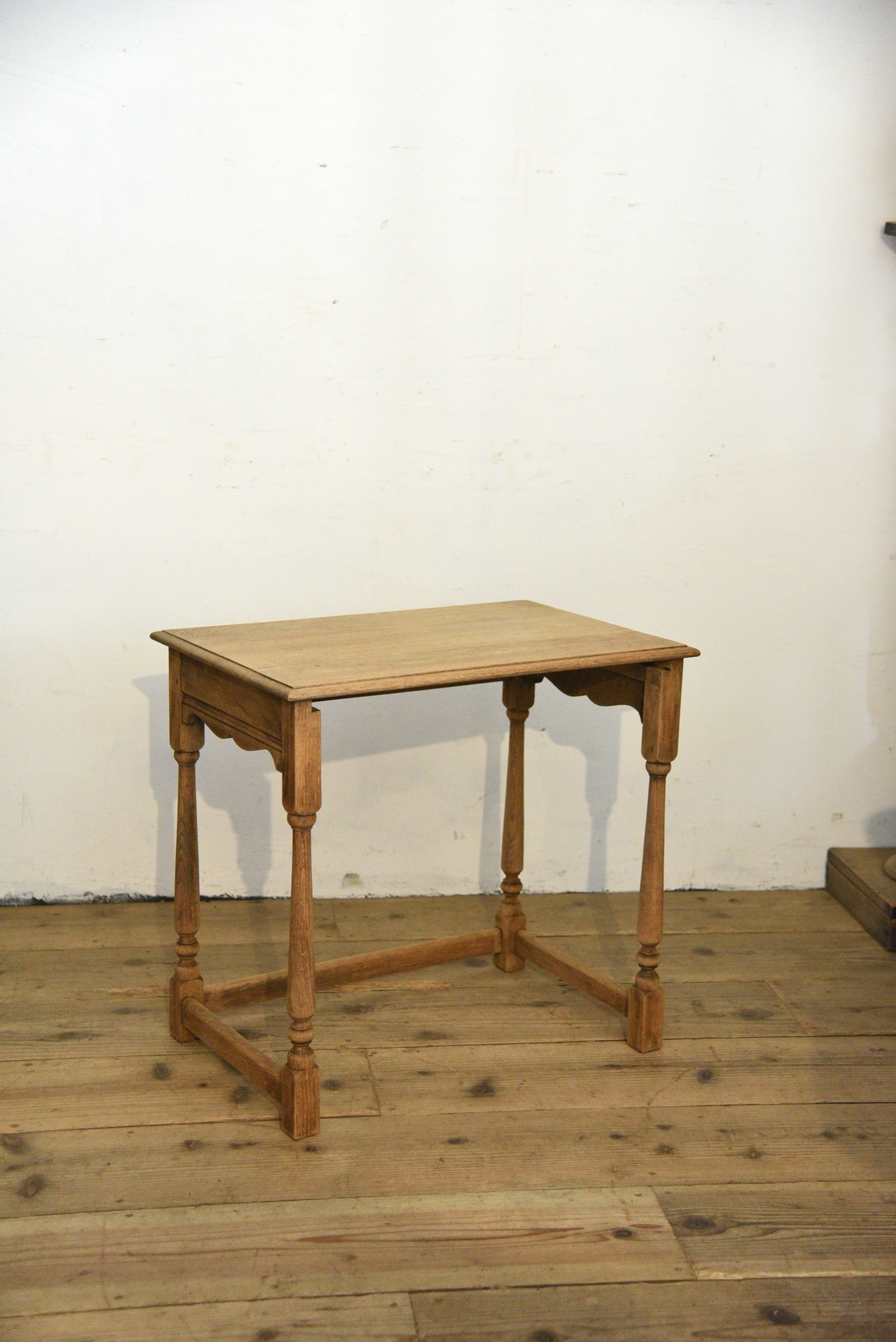 アンティーク　サイドテーブル　剥離　コーヒーテーブル　フレンチ