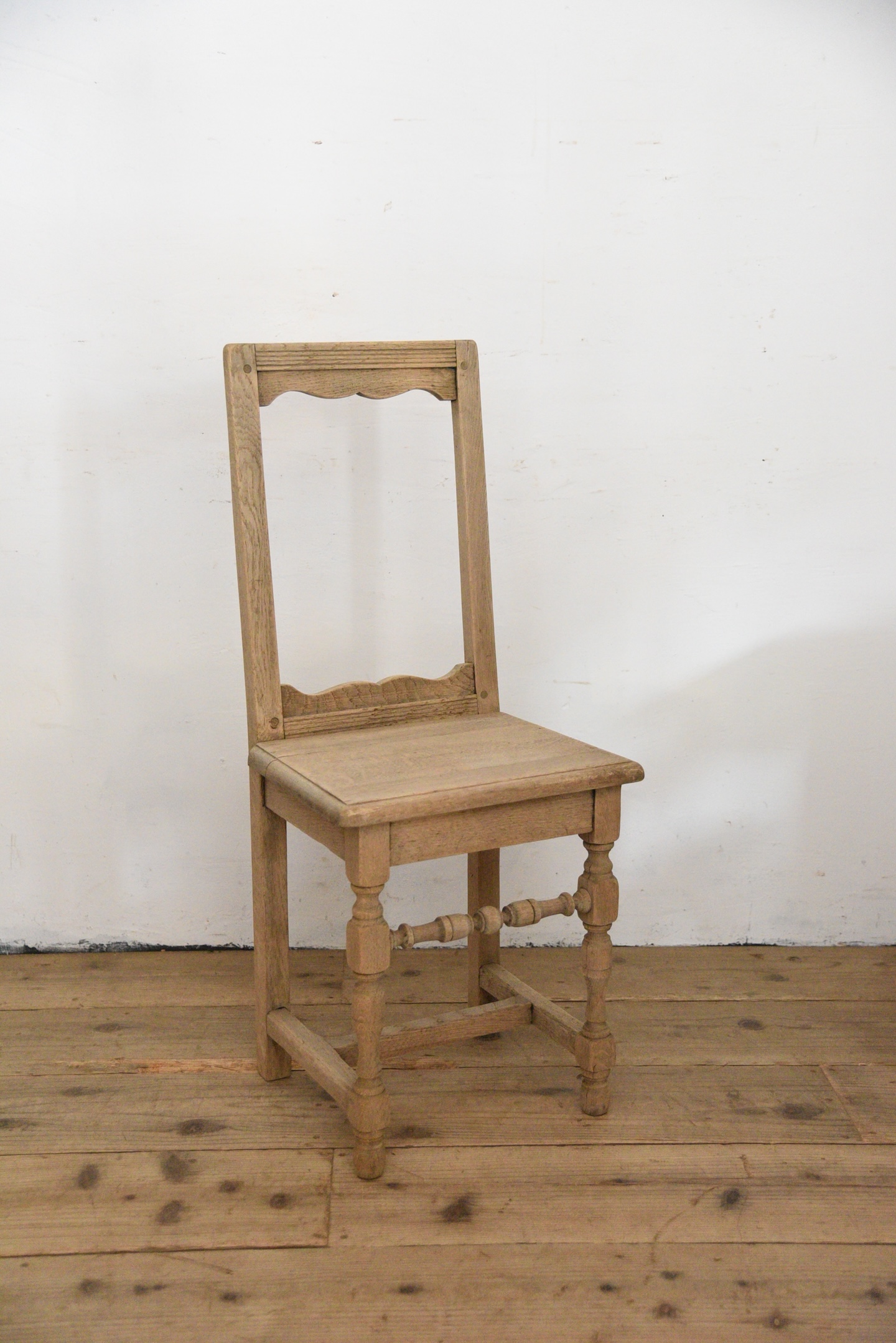 アンティーク　ロレーヌチェア　フレンチ　剥離　１