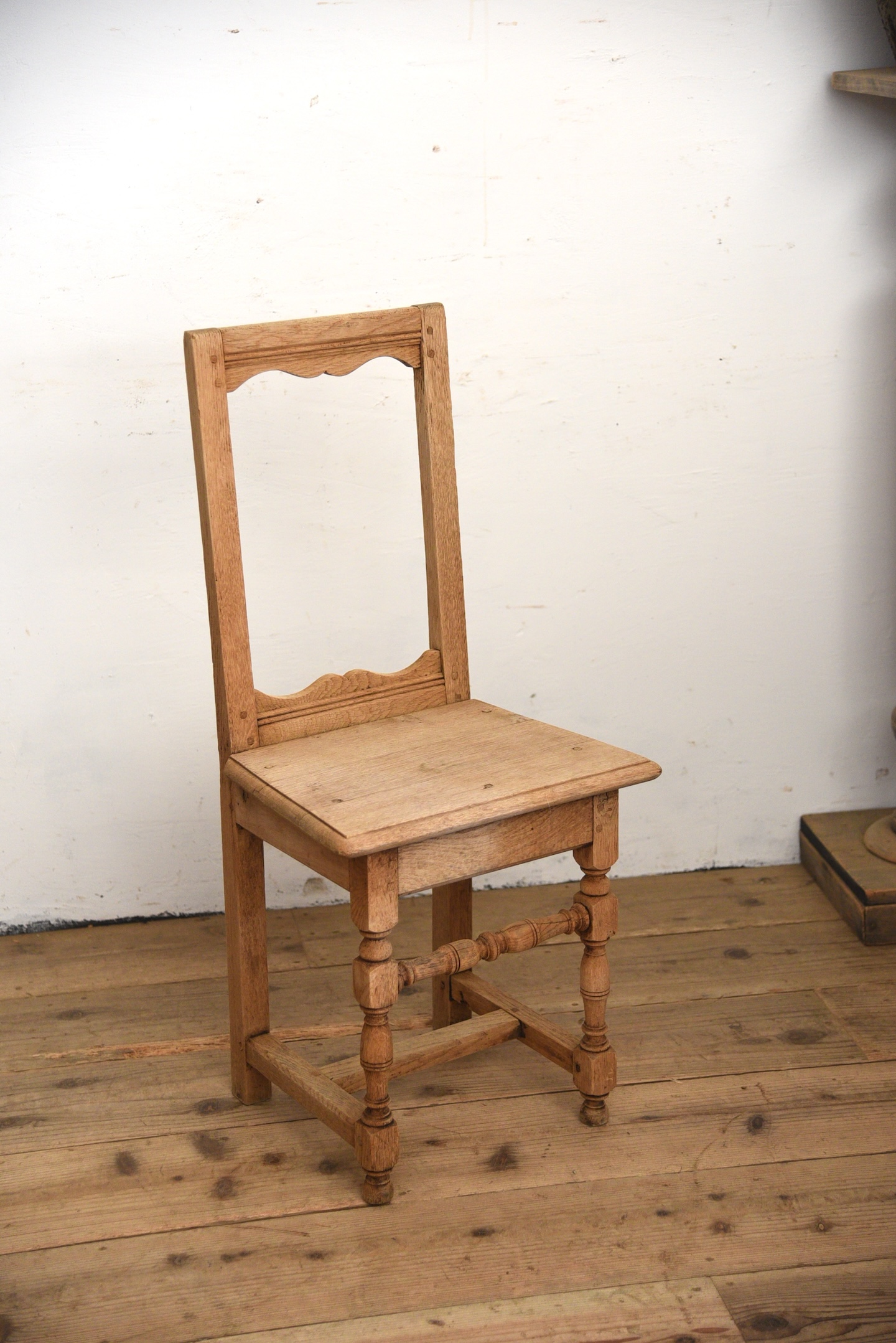 アンティーク　フレンチ　ロレーヌチェア　剥離　２