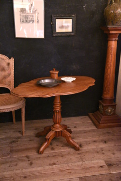アンティーク　ティルトップ　テーブル　フレンチ　木製　オーバル　ラウンド