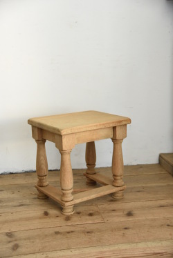 アンティーク　サイドテーブル　剥離　ネストテーブル　中