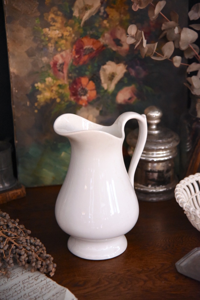 滑らかなカーブが美しい水差し BOCH LA LOUVIERE 