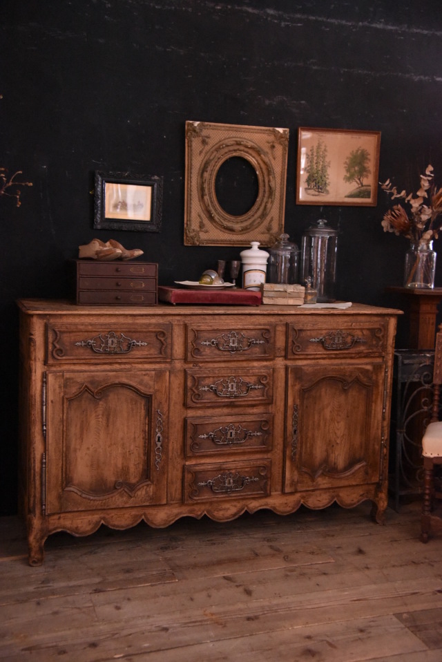 重厚木製サイドボード 重厚木製サイドボード