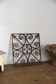 アンティーク　アイアンパネル　アイアングリル　フレンチ　ガーデニング　２