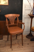 アンティーク　ベントウッドチェア　アームレスト付き　トーネット　THONET