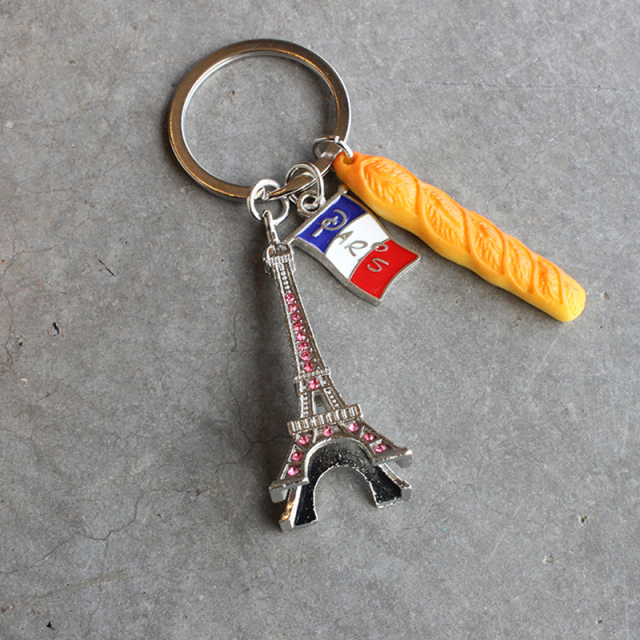 マルシェ ドゥ パリ】エッフェル塔キーホルダー (バゲット) | NORTH