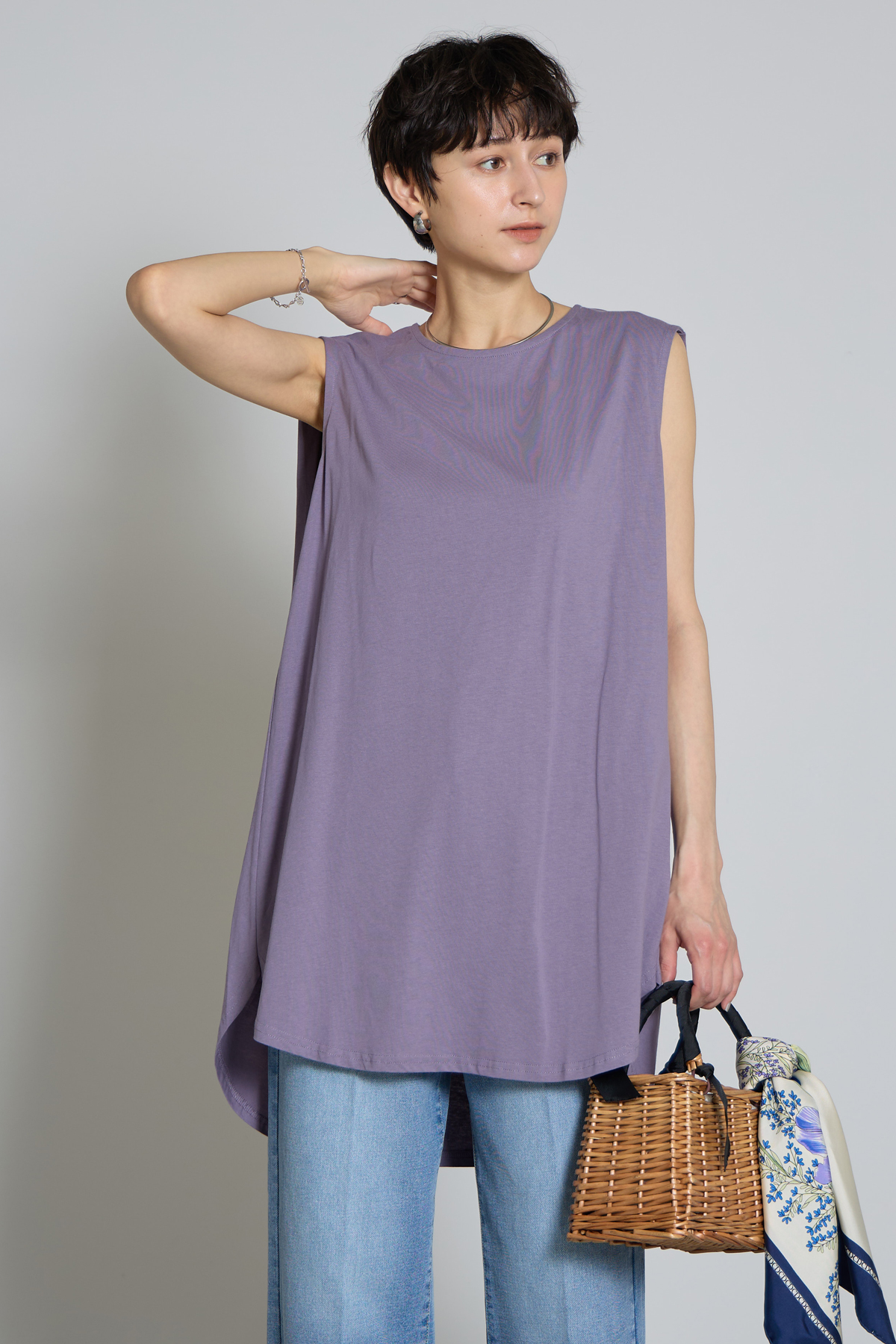 【SALE】天竺コットンノースリーブサイドスリットTシャツ※一部店舗のみ入荷＊SALE品につき返品/交換/注文確定後の変更キャンセル不可＊