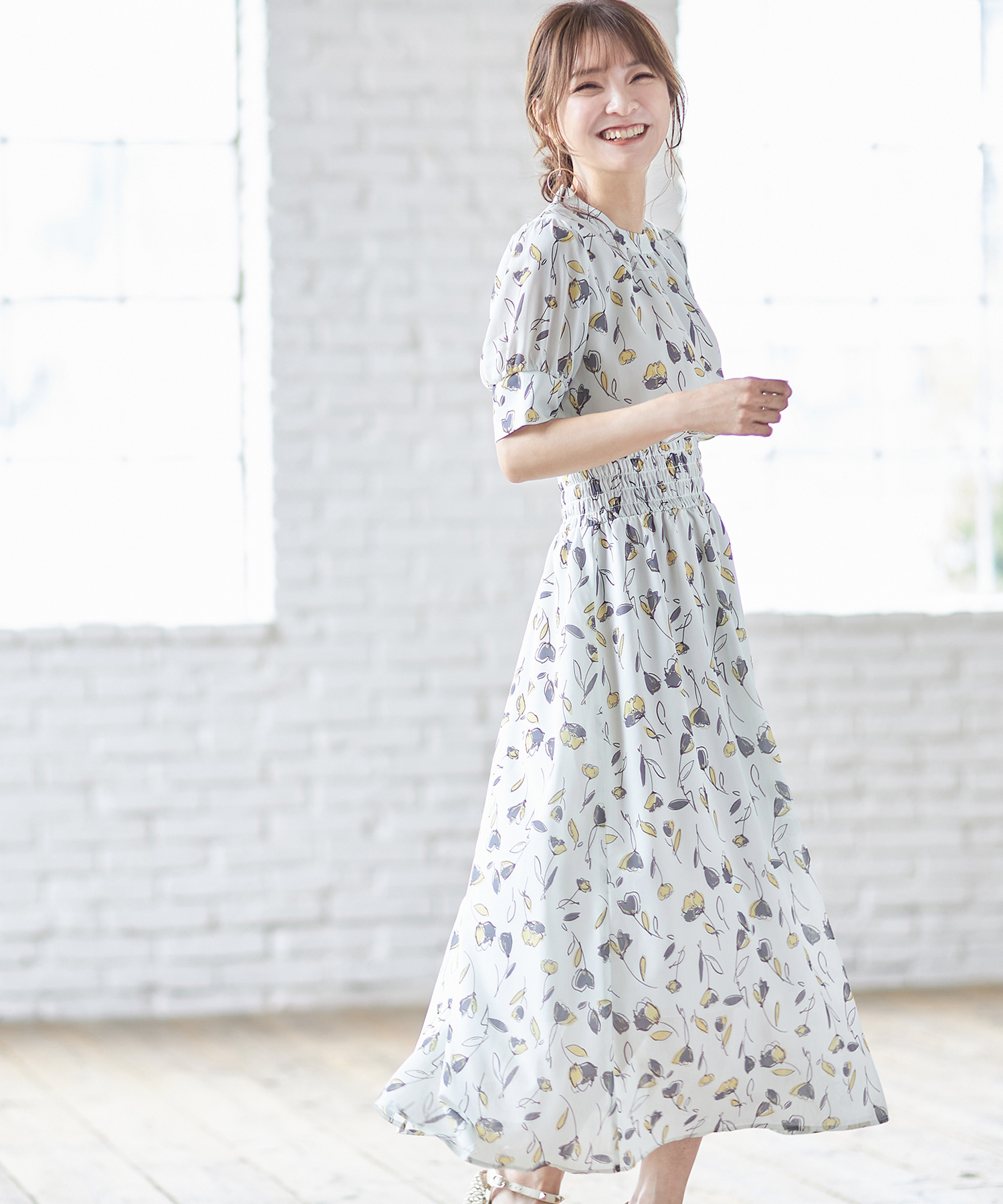《成瀬愛里さん着用》ラインフラワーウエストシャーリングワンピース