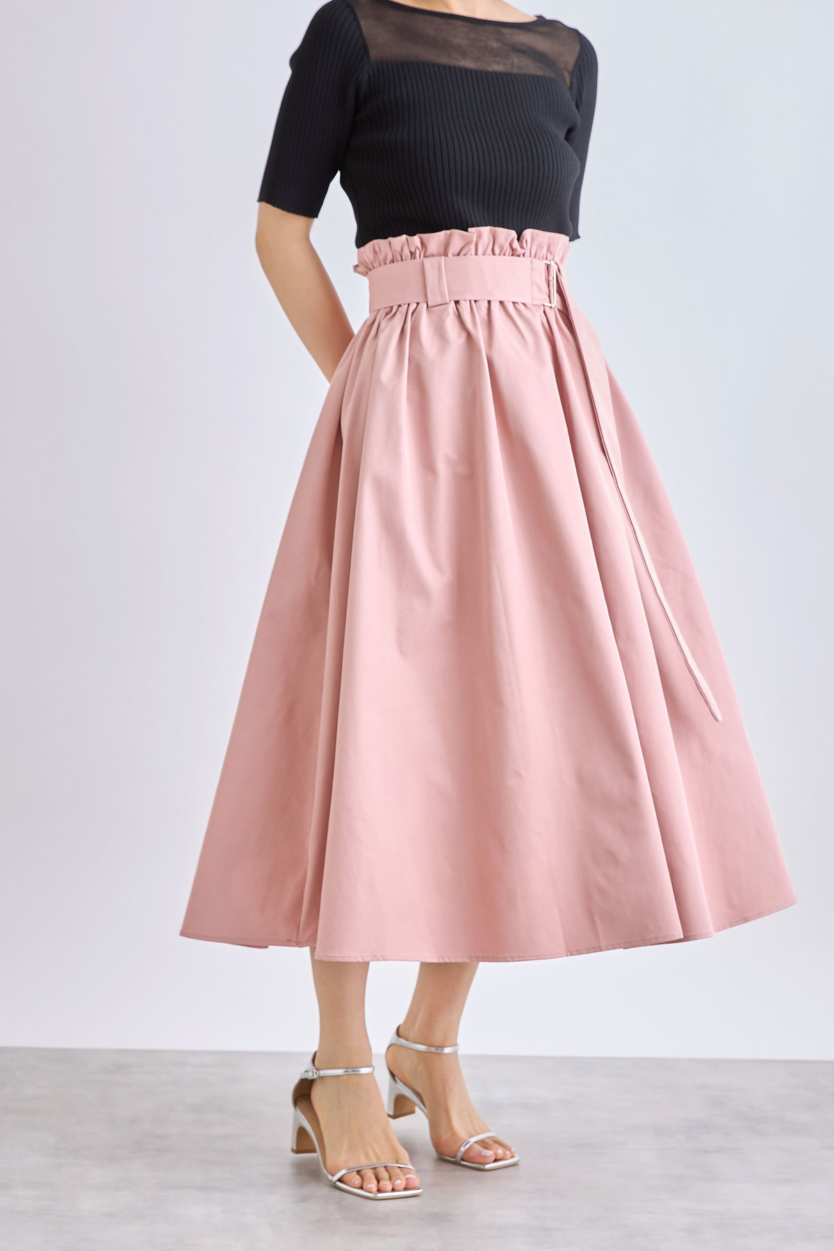 ベルテッドタフタギャザースカート