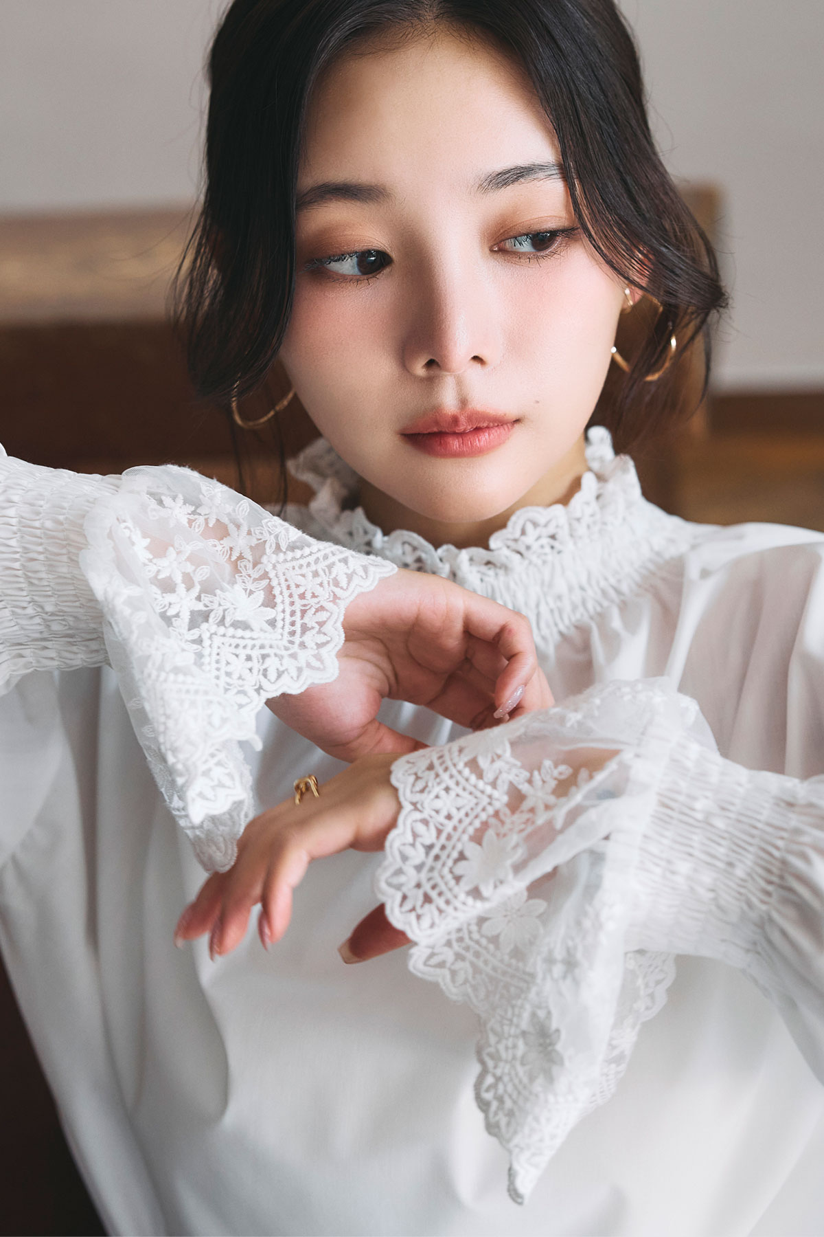 レースプチハイネックブラウス