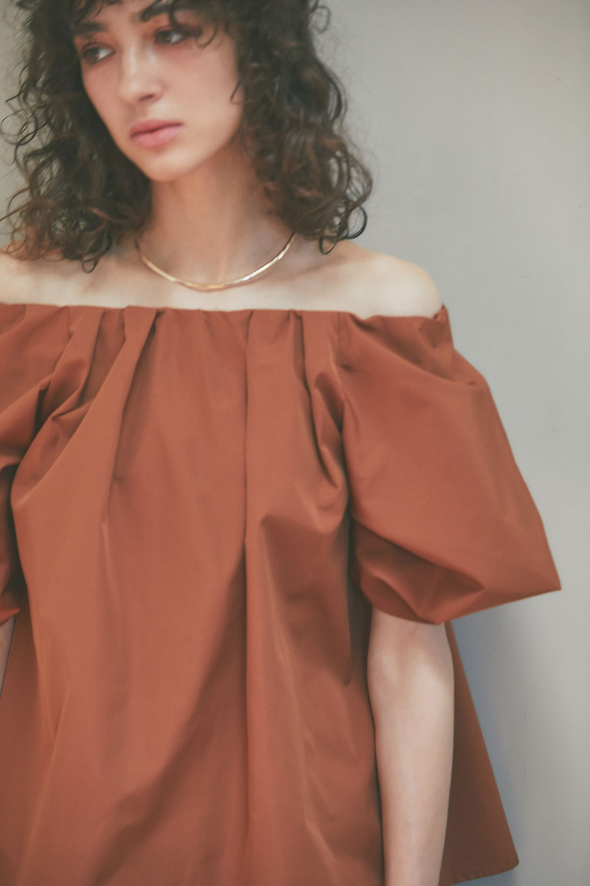 【AW SALE】ボリュームスリーブタフタオフショルブラウス＊SALE品につき返品/交換/注文確定後の変更キャンセル不可＊