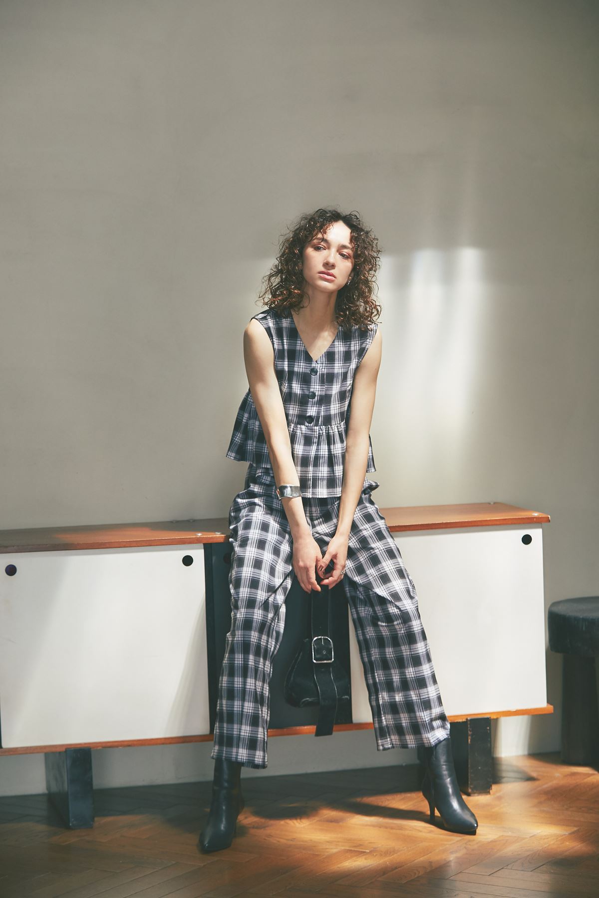 チェックノースリーブペプラムセットアップ