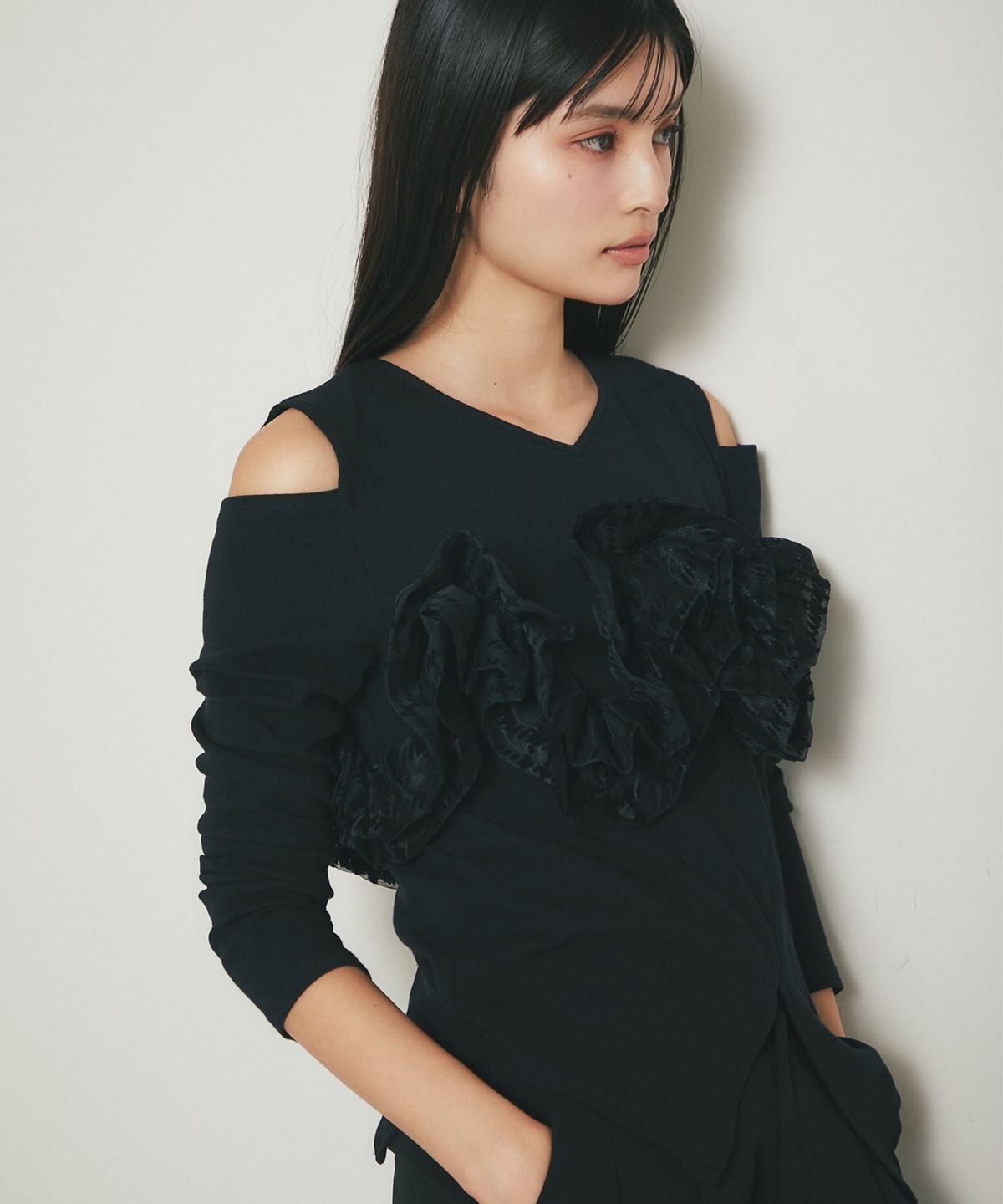 【AW SALE】アシメフリルカットソー＊SALE品につき返品/交換/注文確定後の変更キャンセル不可＊