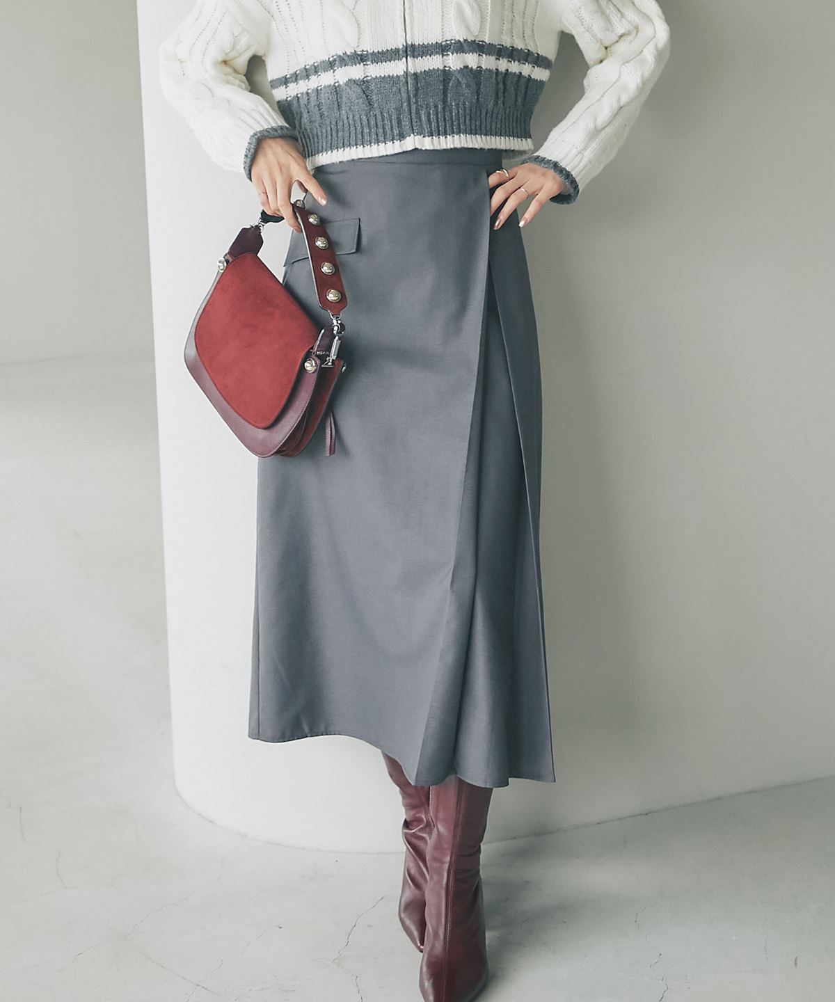 【MORE SALE】タックナロースカート＊SALE品につき返品/交換/注文確定後の変更キャンセル不可＊