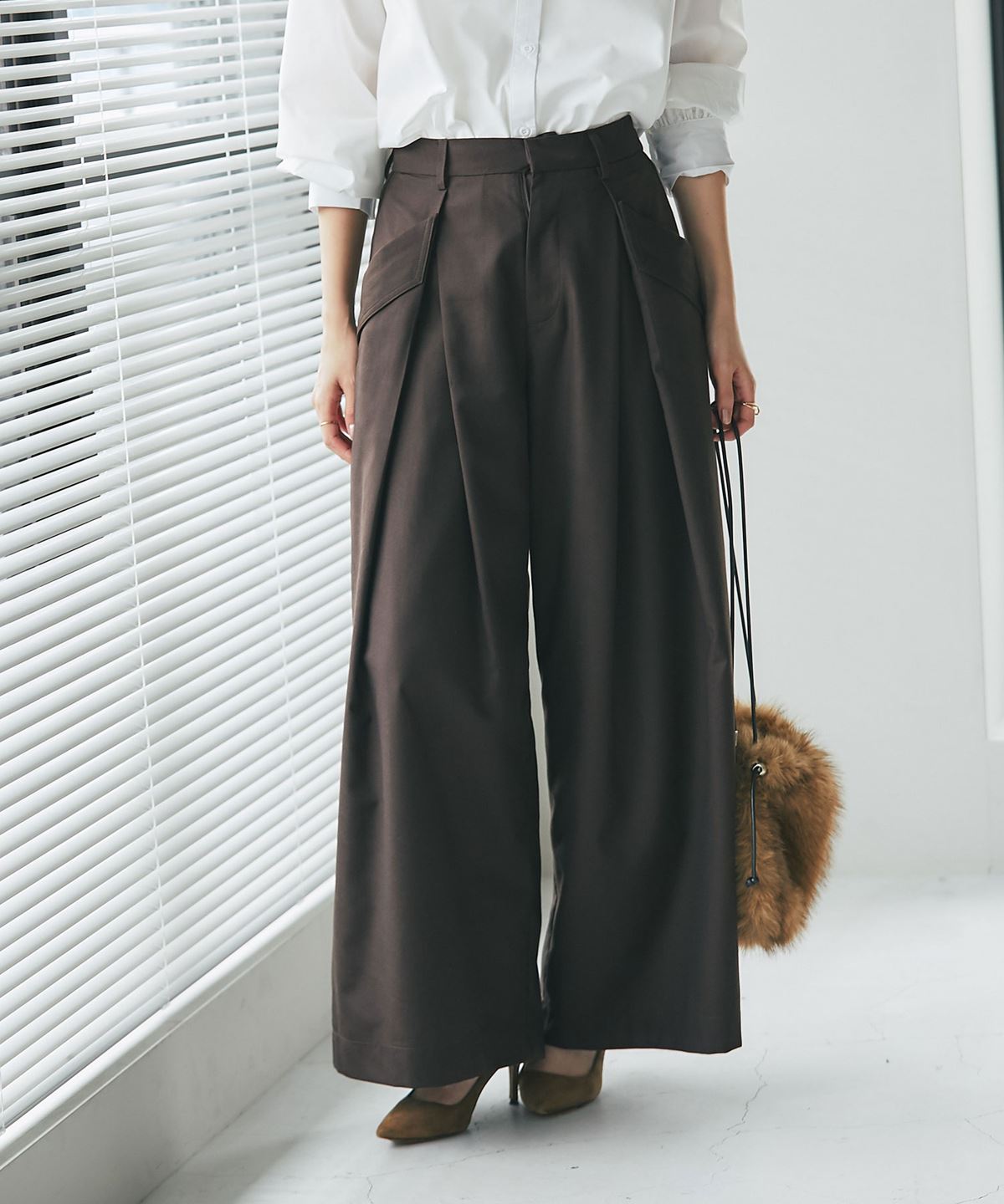 【舞川あいくさん着用】フラップ付きタックワイドパンツ