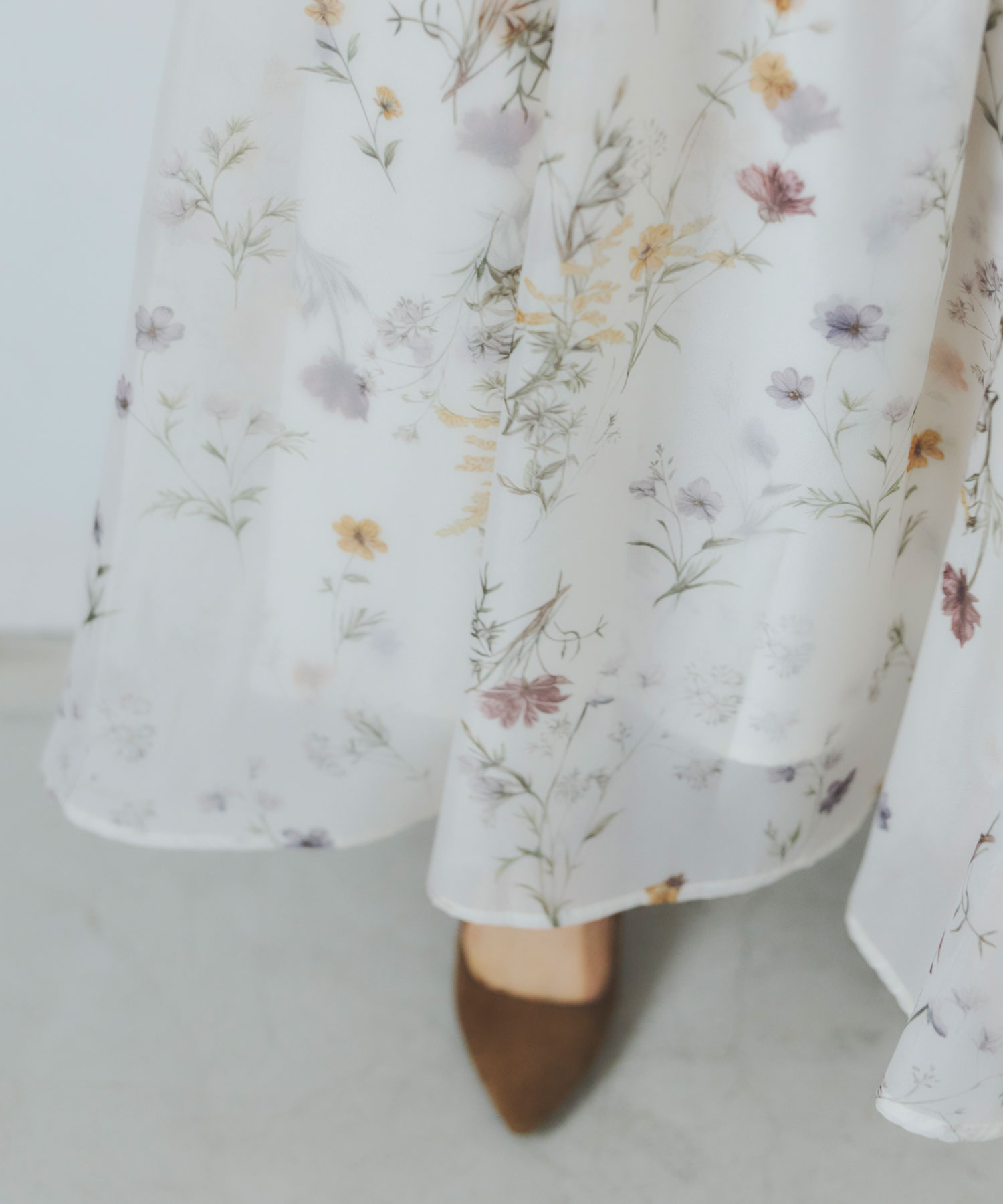 1月17日WEB先行販売！【古畑星夏さん着用】フラワープリントスカート※店舗販売は1月18日からになります